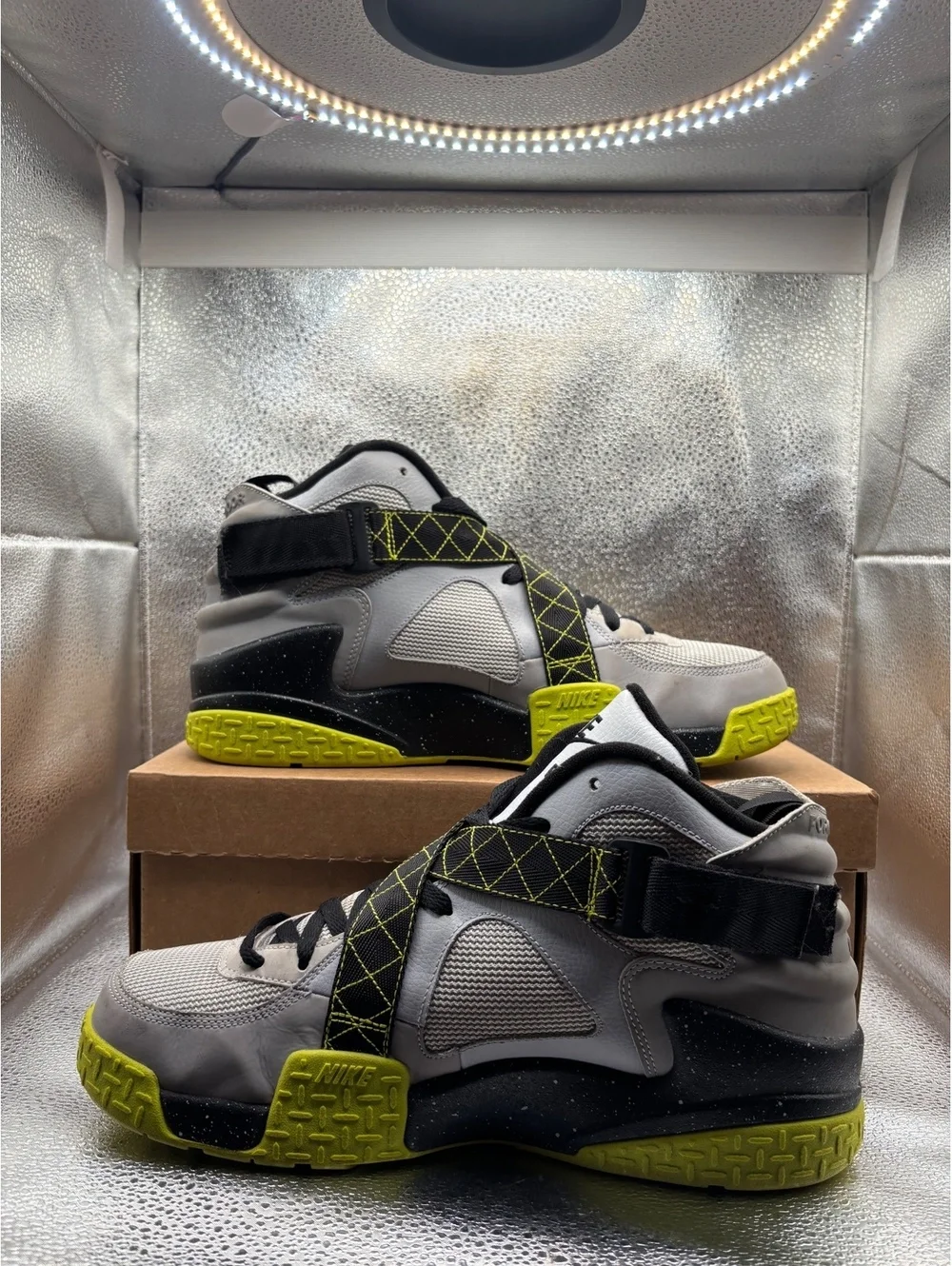 Nike air raid wolf grey venom green